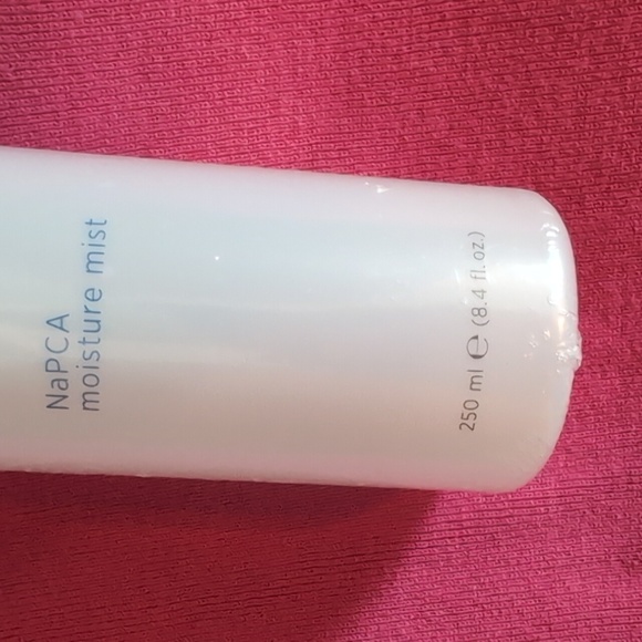 Nu Skin NaPCA Moisture Mist - Picture 2 of 5